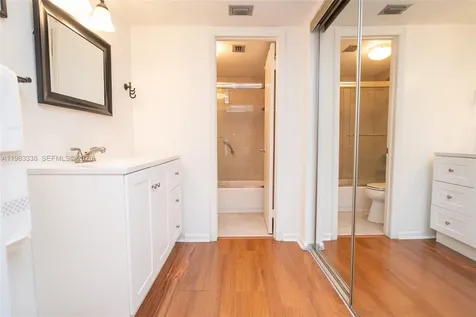 1000 Colony Point Circle Pembroke Pines FL 33026