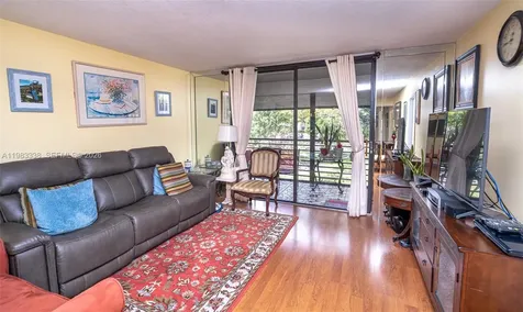 1000 Colony Point Circle Pembroke Pines FL 33026