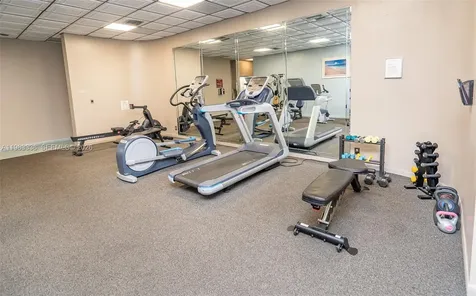 1000 Colony Point Circle Pembroke Pines FL 33026
