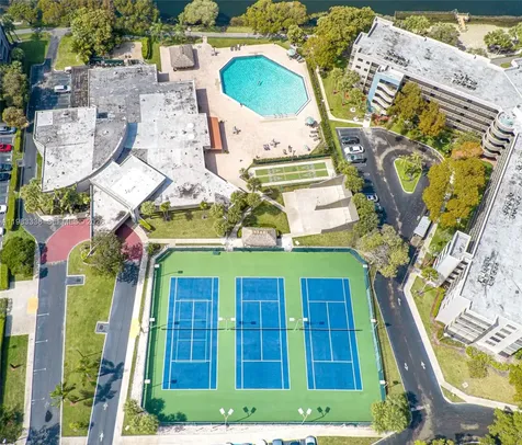 1000 Colony Point Circle Pembroke Pines FL 33026