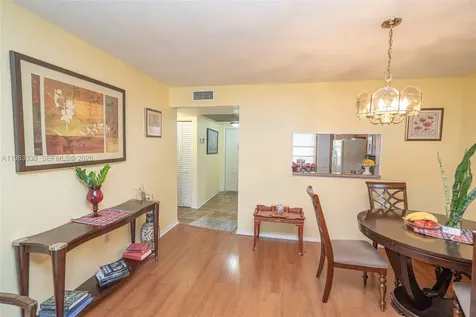 1000 Colony Point Circle Pembroke Pines FL 33026