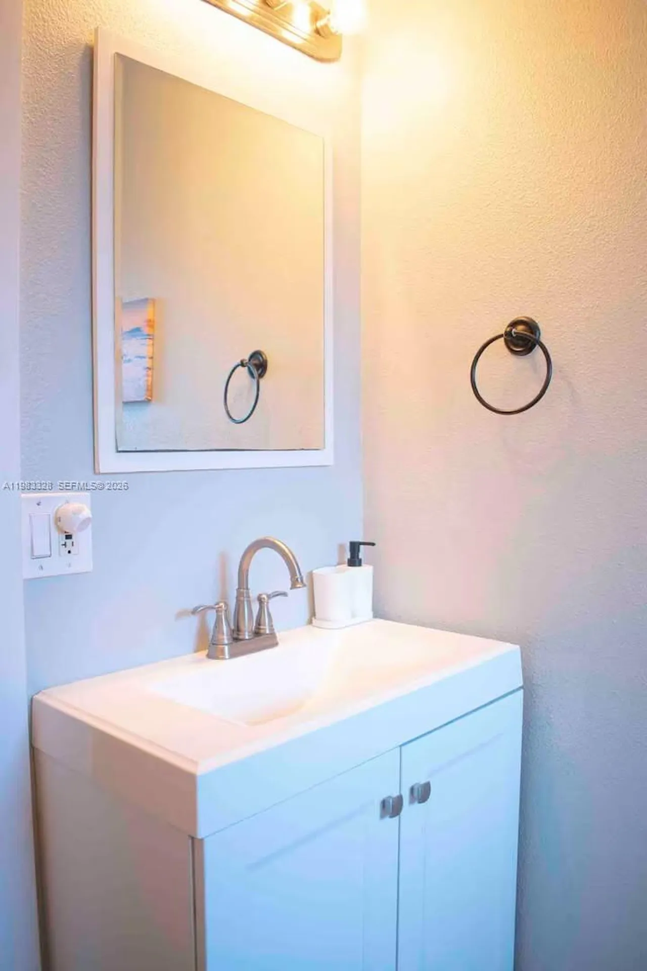 1009 Tequesta Fort Lauderdale FL 33311-6261