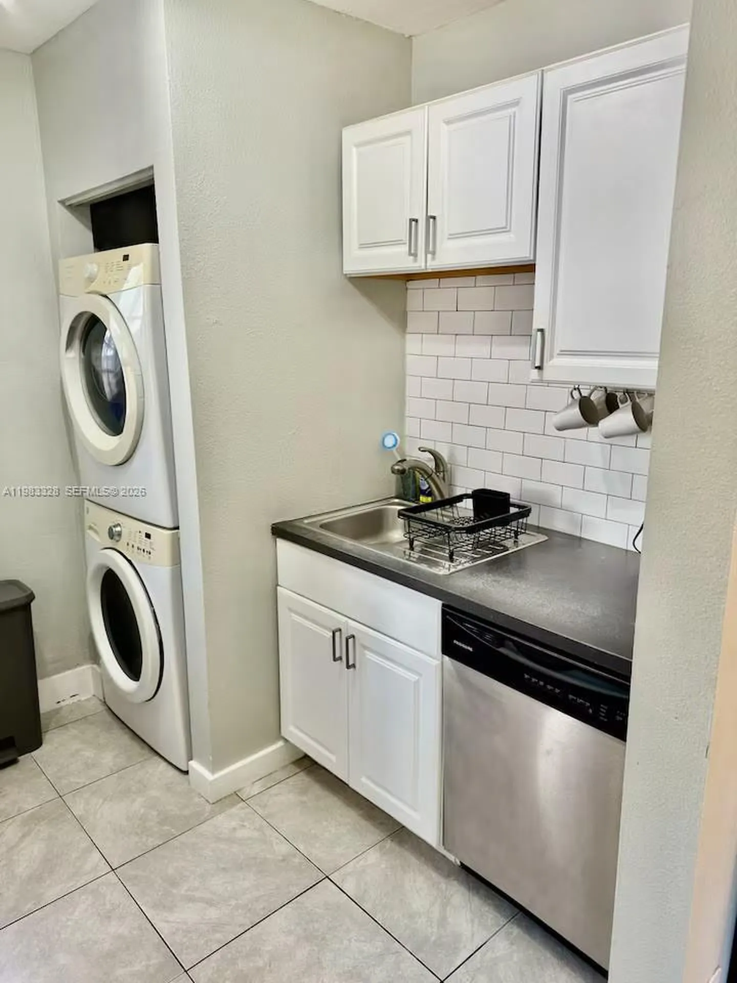 1009 Tequesta Fort Lauderdale FL 33311-6261