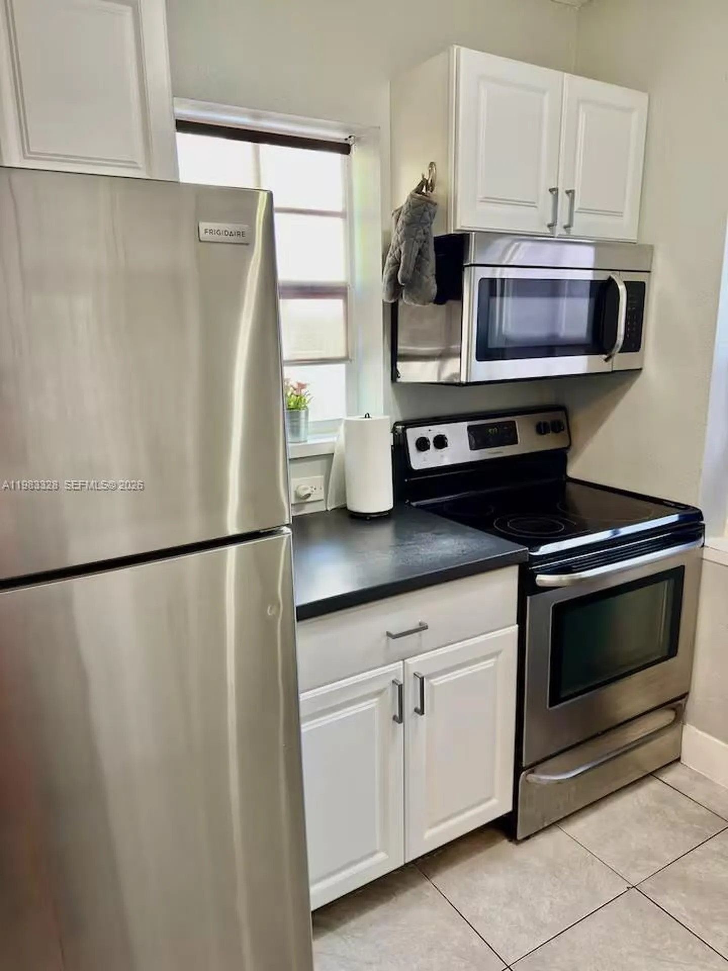 1009 Tequesta Fort Lauderdale FL 33311-6261