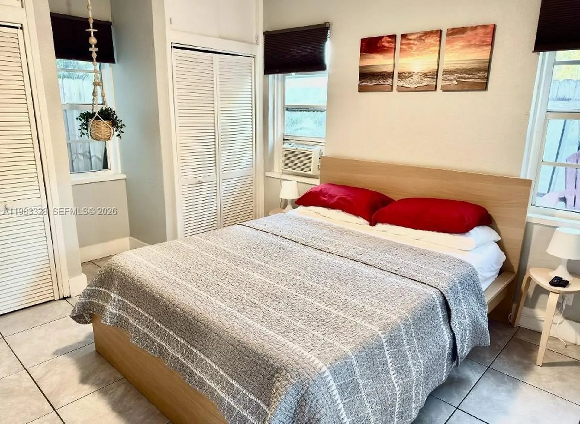 1009 Tequesta Fort Lauderdale FL 33311-6261