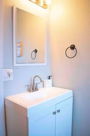 1009 Tequesta Fort Lauderdale FL 33311-6261