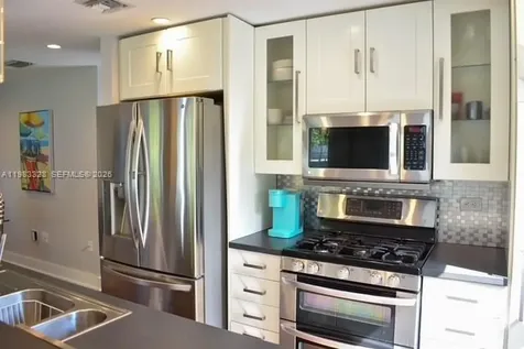 1009 Tequesta Fort Lauderdale FL 33311-6261