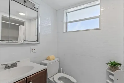 7933 West Drive North Bay Village FL 33141