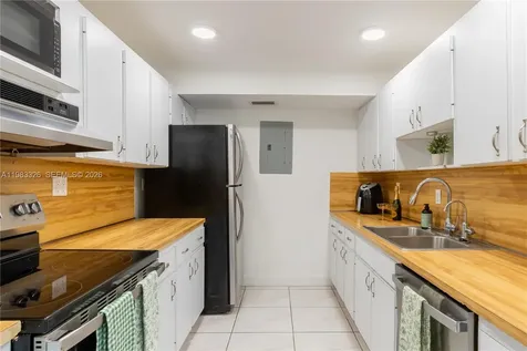 7933 West Drive North Bay Village FL 33141