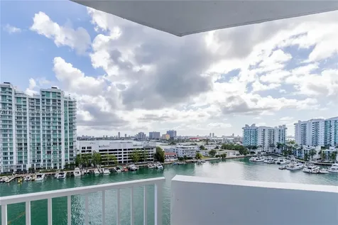 7933 West Drive North Bay Village FL 33141
