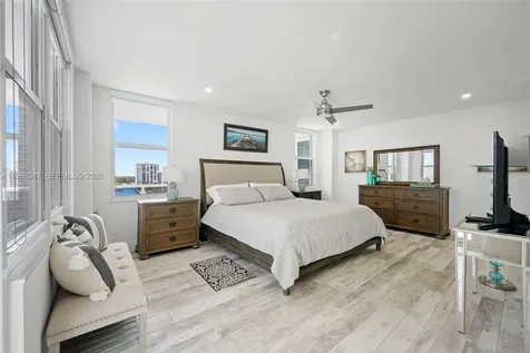 3725 S Ocean Drive Hollywood FL 33019