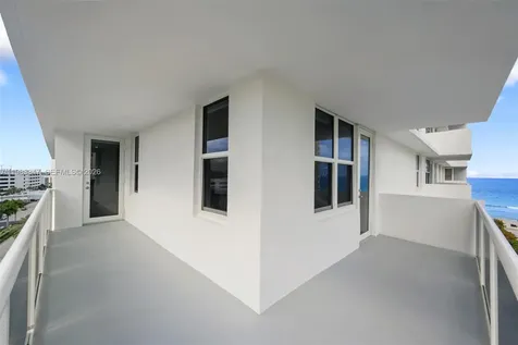 3725 S Ocean Drive Hollywood FL 33019