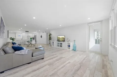 3725 S Ocean Drive Hollywood FL 33019