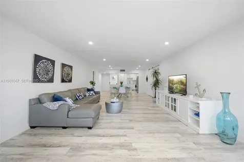 3725 S Ocean Drive Hollywood FL 33019