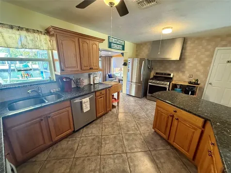 201 SE 3rd Avenue Pompano Beach FL 33060