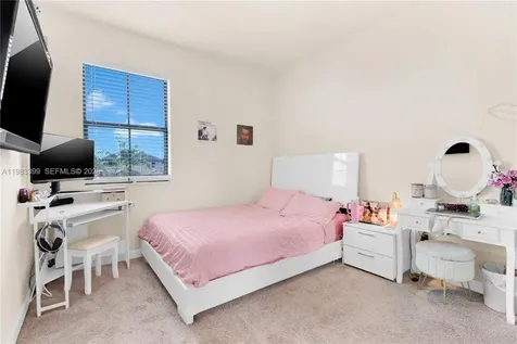 11827 SW 242nd Terrace Homestead FL 33032