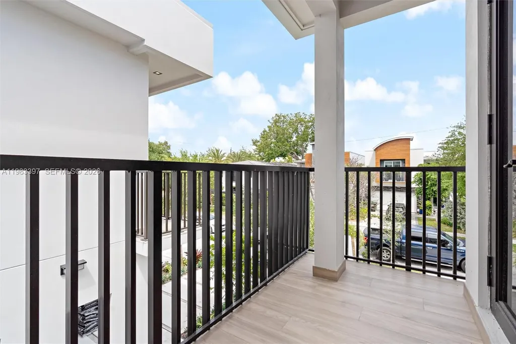 1410 NE 5th Street Fort Lauderdale FL 33301