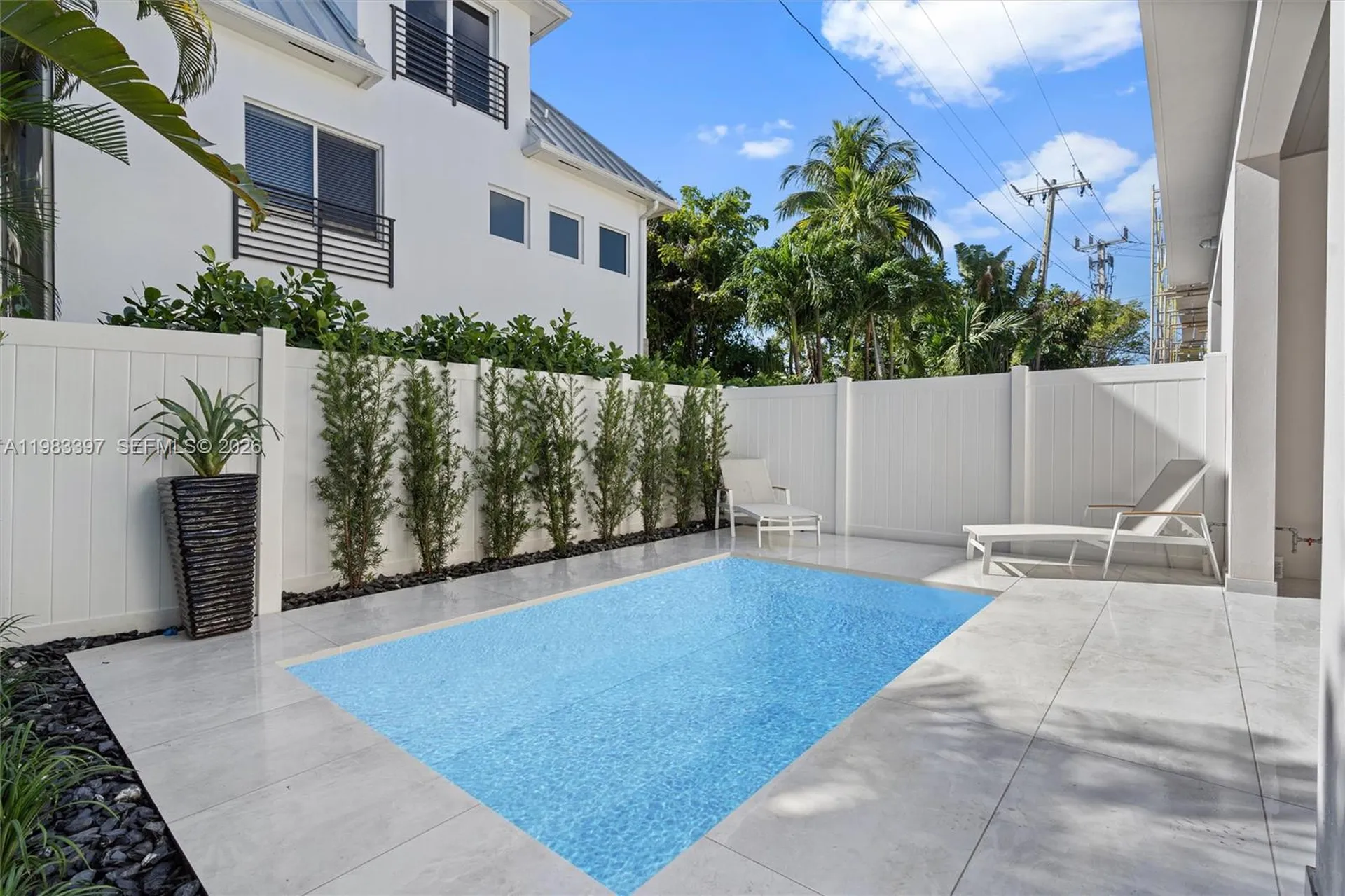 1410 NE 5th Street Fort Lauderdale FL 33301
