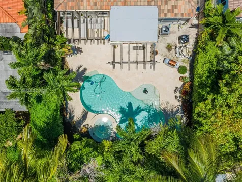 8927 Hawthorne Avenue Surfside FL 33154
