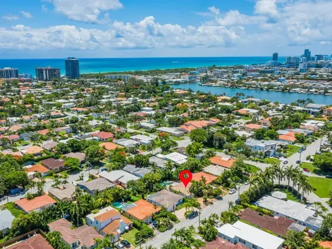 8927 Hawthorne Avenue Surfside FL 33154