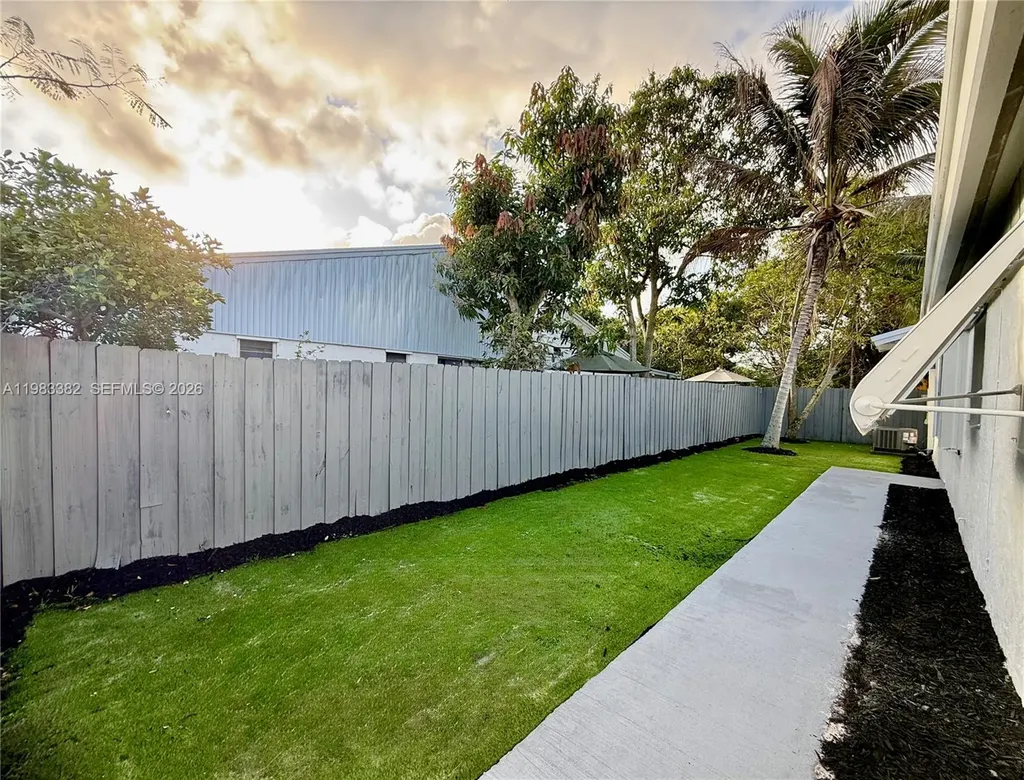 5028 NW 6th Street Delray Beach FL 33445