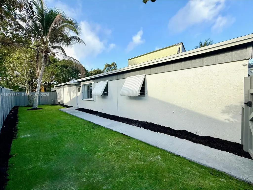 5028 NW 6th Street Delray Beach FL 33445