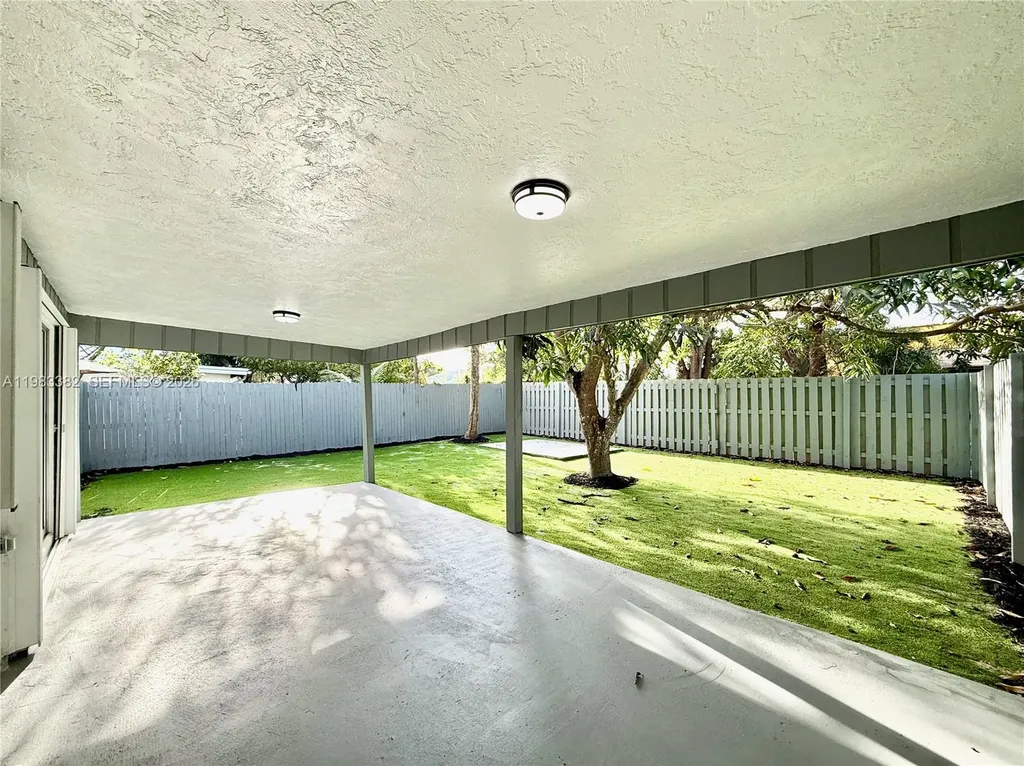 5028 NW 6th Street Delray Beach FL 33445