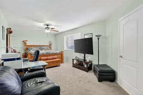 15672 SW 91st Lane Miami FL 33196