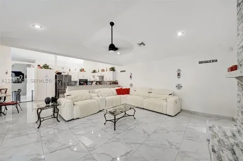 106 SW 85th Terrace Coral Springs FL 33071