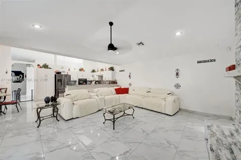 106 SW 85th Terrace Coral Springs FL 33071
