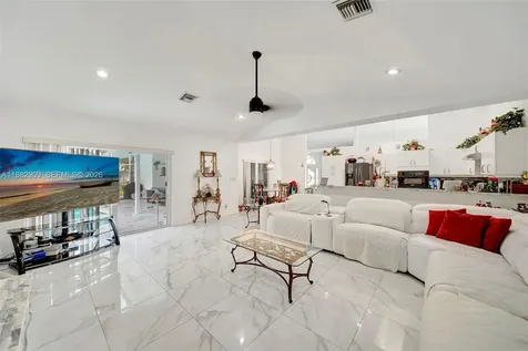 106 SW 85th Terrace Coral Springs FL 33071