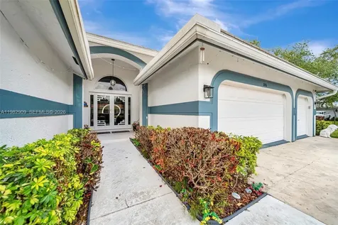 106 SW 85th Terrace Coral Springs FL 33071
