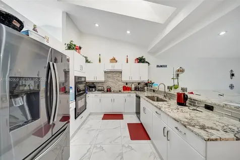 106 SW 85th Terrace Coral Springs FL 33071