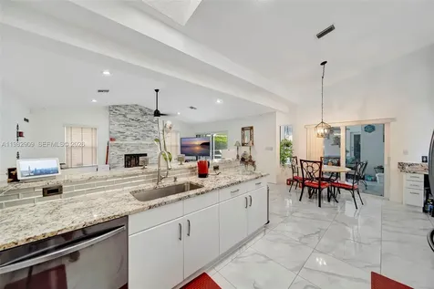 106 SW 85th Terrace Coral Springs FL 33071