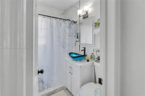250 NW 34th Avenue Miami FL 33125