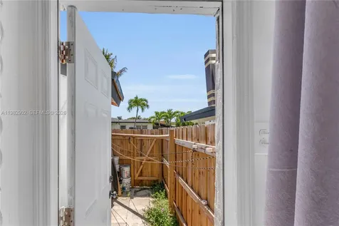 250 NW 34th Avenue Miami FL 33125