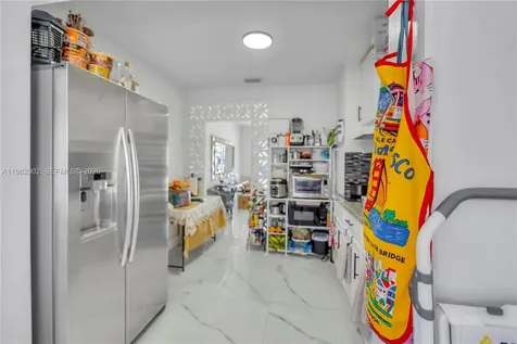250 NW 34th Avenue Miami FL 33125