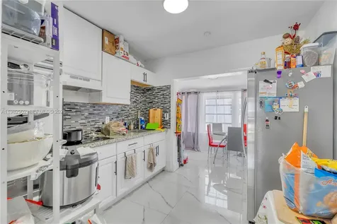 250 NW 34th Avenue Miami FL 33125