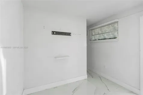 250 NW 34th Avenue Miami FL 33125