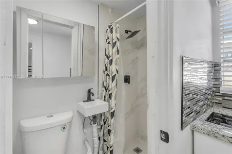 250 NW 34th Avenue Miami FL 33125