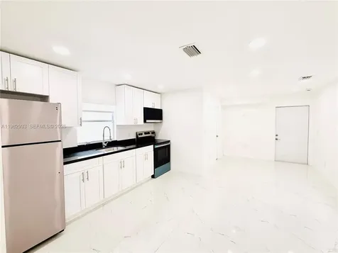 3354 NW 50th Street Miami FL 33142