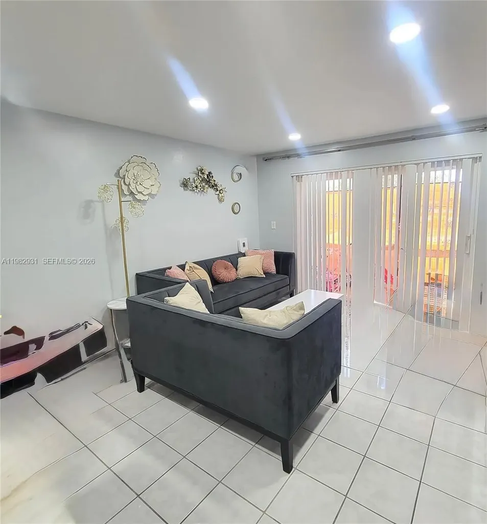4270 NW 89th Avenue Coral Springs FL 33065