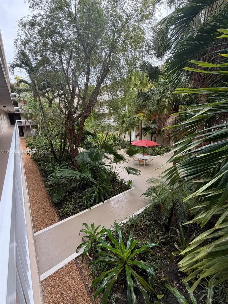 7845 Camino Real Miami FL 33143