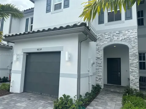 11883 NW 47 Manor Coral Springs FL 33076