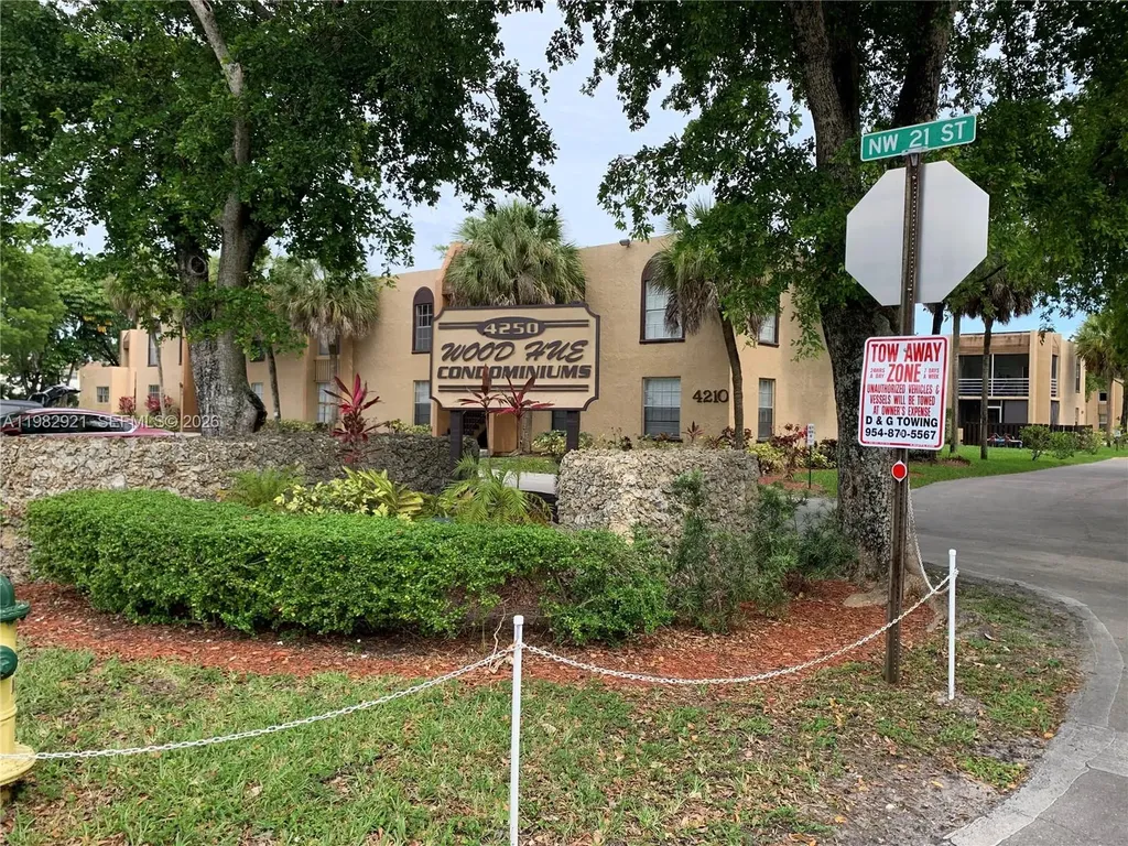 4210 NW 21st Street Lauderhill FL 33313