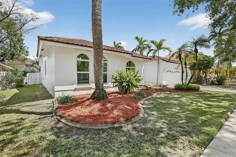 1583 NW 182nd Way Pembroke Pines FL 33029