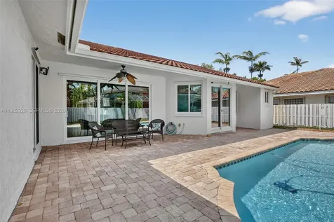 1583 NW 182nd Way Pembroke Pines FL 33029