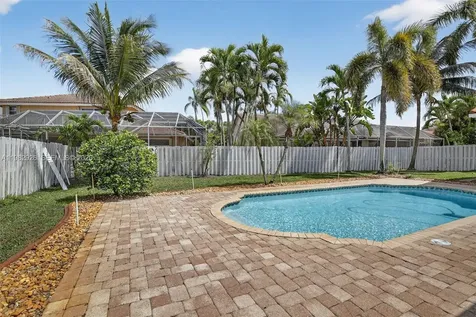1583 NW 182nd Way Pembroke Pines FL 33029