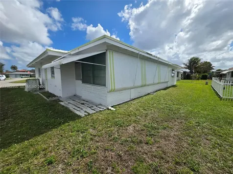 5415 NW 49th Terrace Tamarac FL 33319