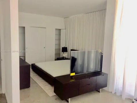 151 SE 1 Street Miami FL 33131